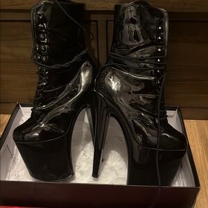 Pleaser Xtreme 1020 Patent Black size 9